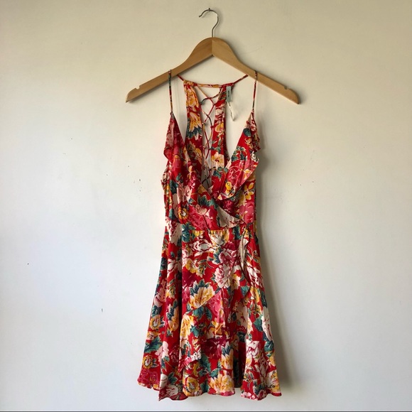 UO Kimchi Blue Sabrina Ruffled Faux Wrap Dress in Red Floral 0 - Picture 4 of 10